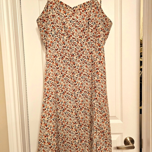 (3 for $30) Dress Summer, halter, floral pattern - Picture 4 of 4